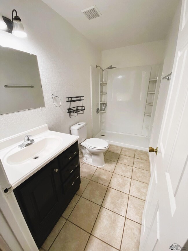 Building Photo - 1422 Andrea Ave