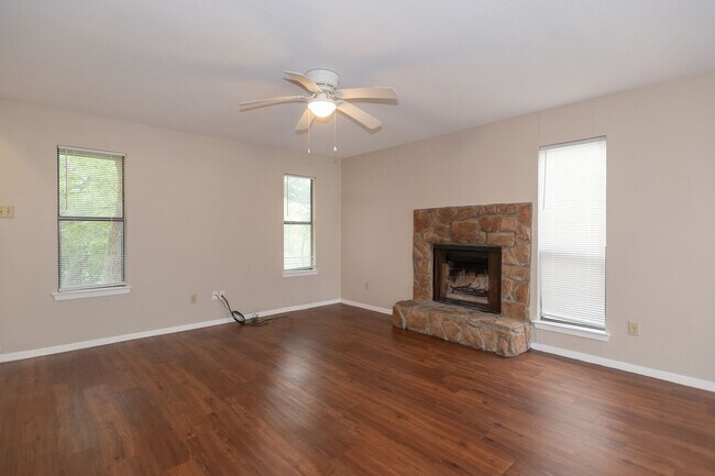 Building Photo - 6723 Lancret Hill Dr