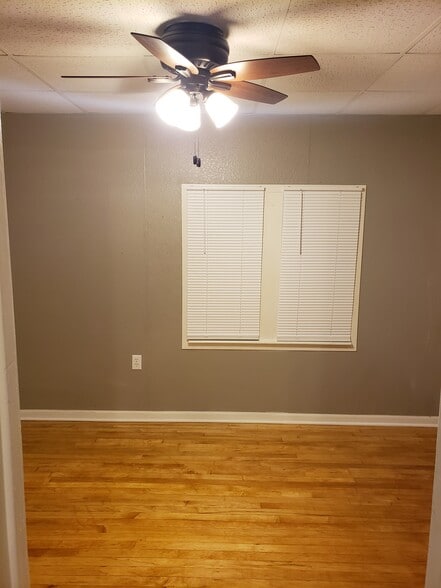 Building Photo - 1751 S 60th St