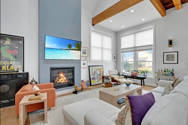 Building Photo - 532 S Branciforte Ave