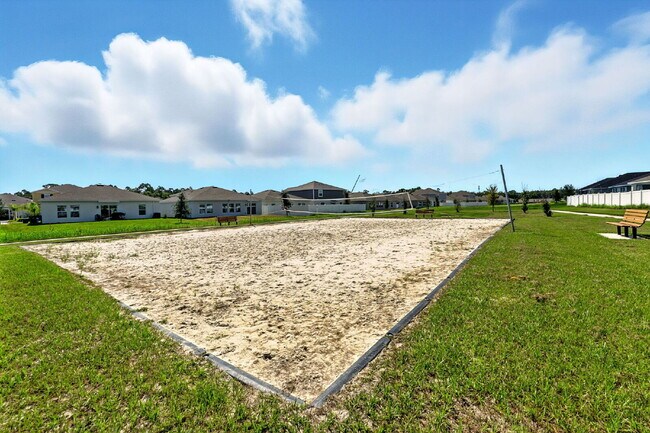 Building Photo - 4 Bed / 2.5 Bath Home – Available Septembe...