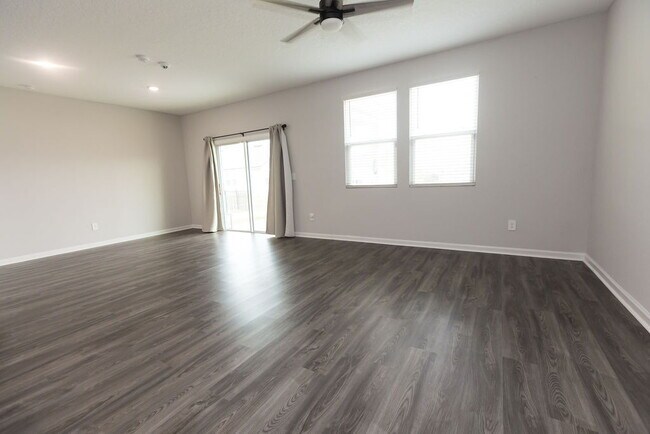 Building Photo - For Rent | Like-New 3 Bedroom, 2 Bath Home...