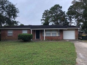 Building Photo - 3bed/2bath Single Family Home