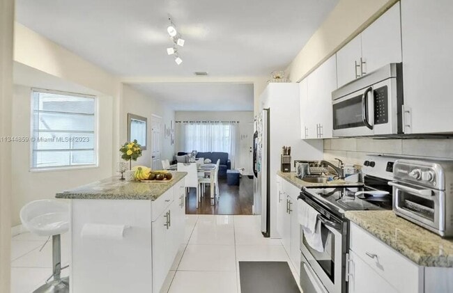 Building Photo - 2552 Wiley St