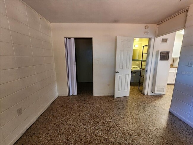 Building Photo - 1933 NW 4th Ave