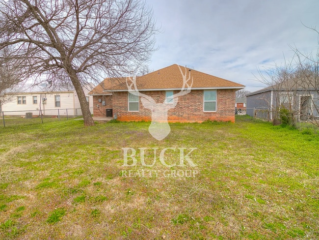 Building Photo - 1201 Stansell Dr