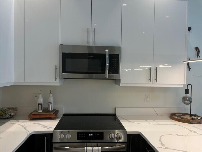 Building Photo - 1558 4th St