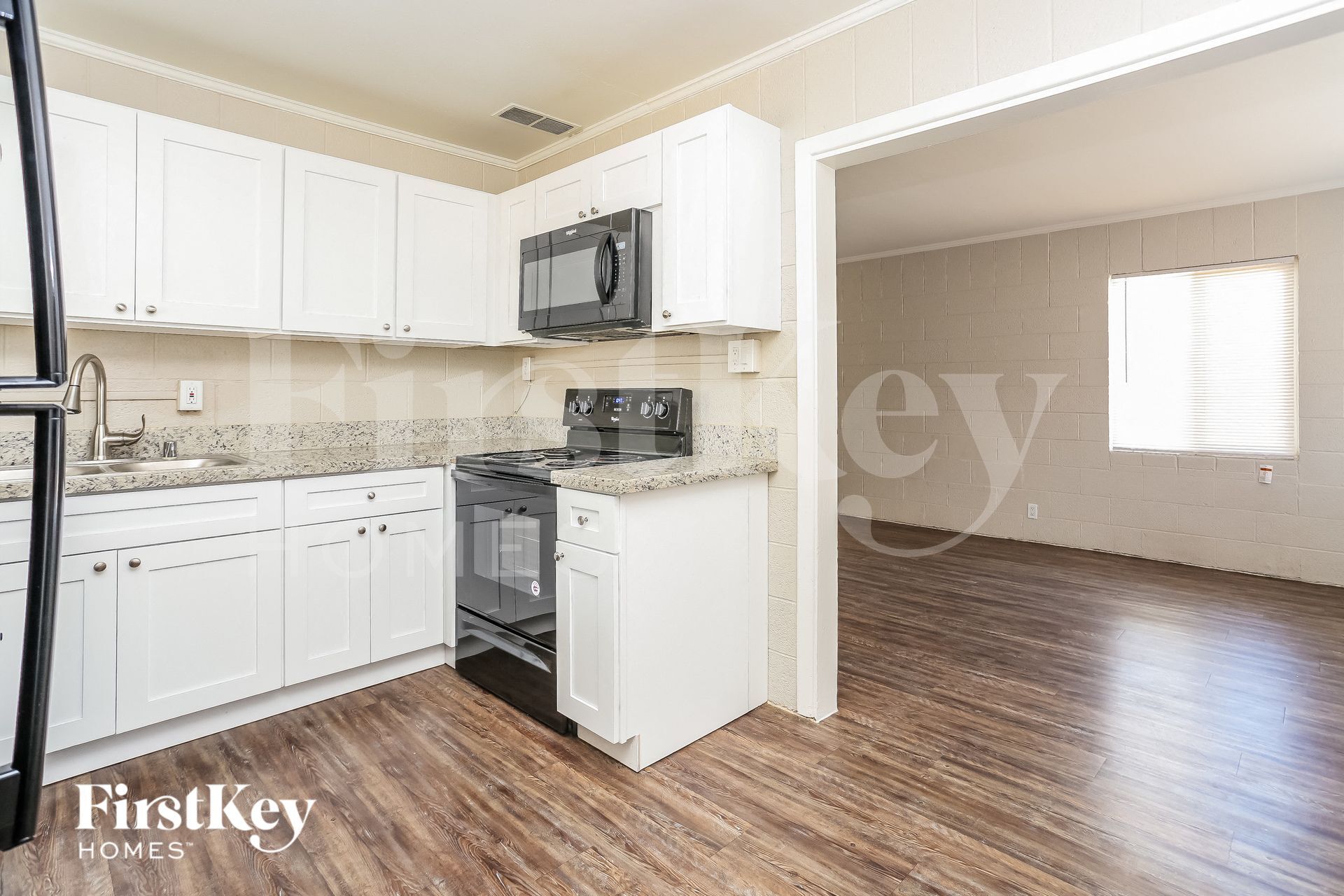 Building Photo - 619 Essex E Dr