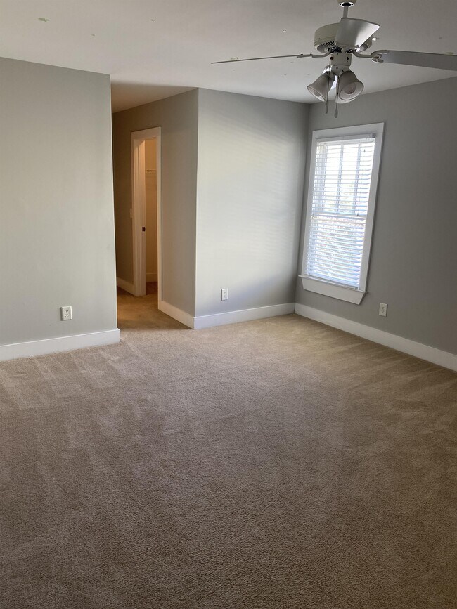 Building Photo - 1641 Carriage Ridge Dr