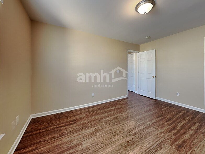 Building Photo - 120 Denby Dr