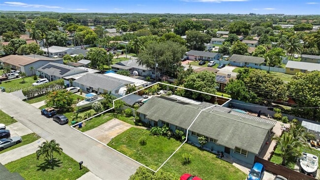 Building Photo - 1912 SW 97th Terrace