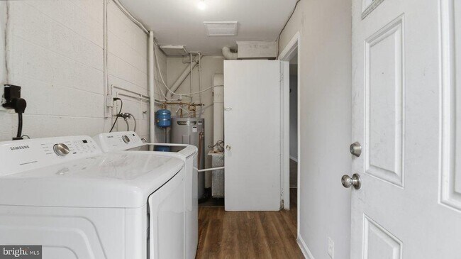 Building Photo - 1984 Arwell Ct