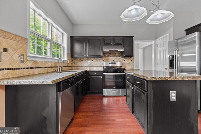 Building Photo - 2315 Hiawassee Dr NW