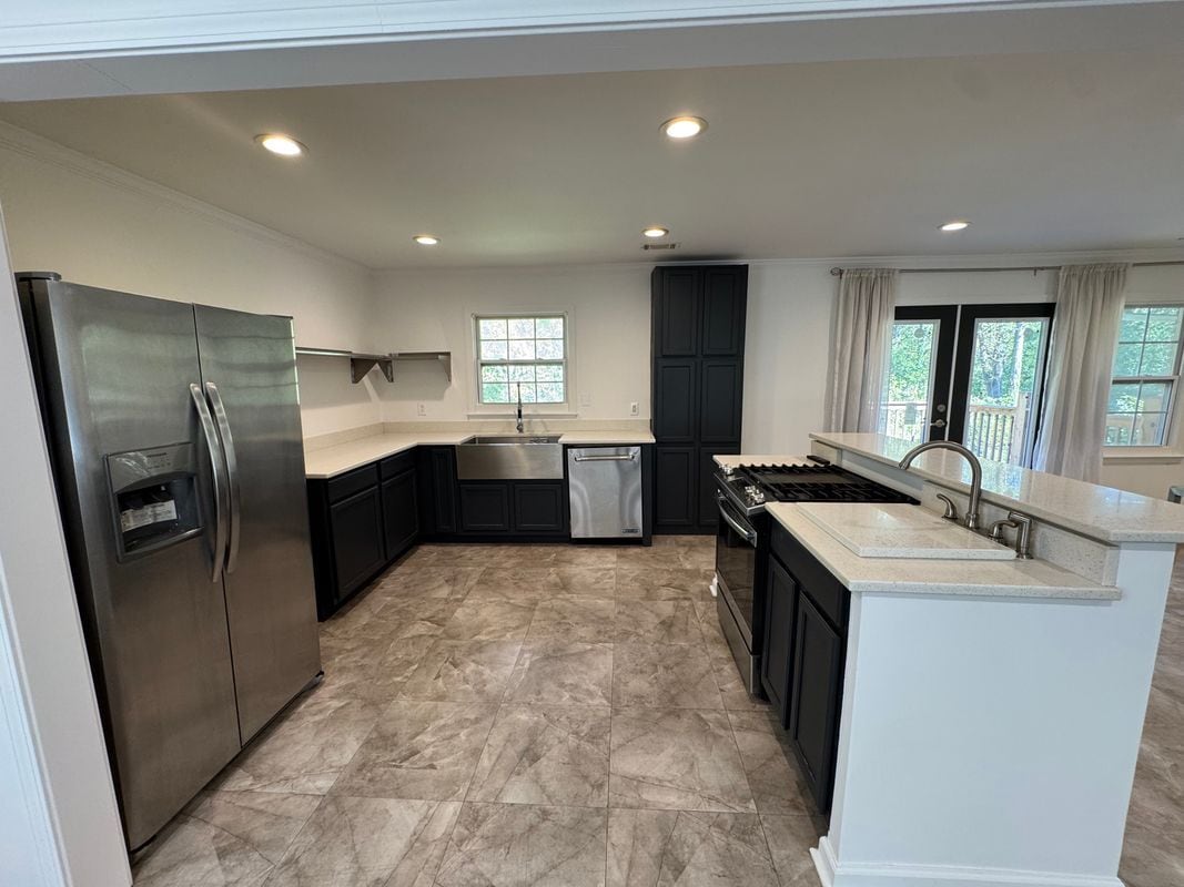 Building Photo - 995 Fleetwood Cir SW