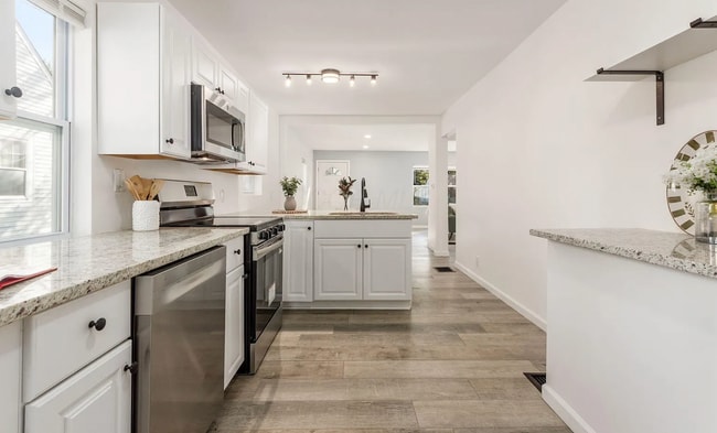 Building Photo - 270 Westview Ave