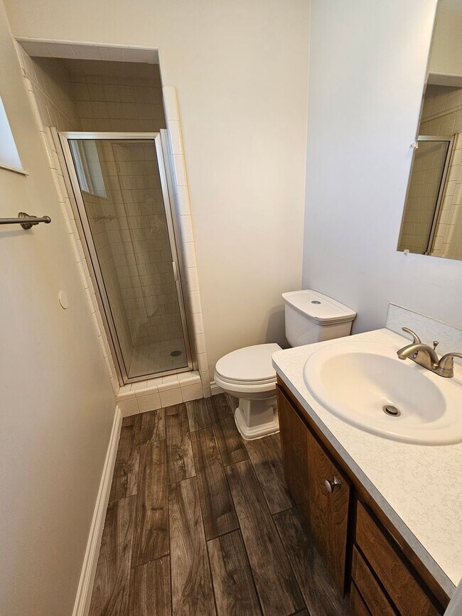 Building Photo - Beautiful 3 Bed/3 Bath Home