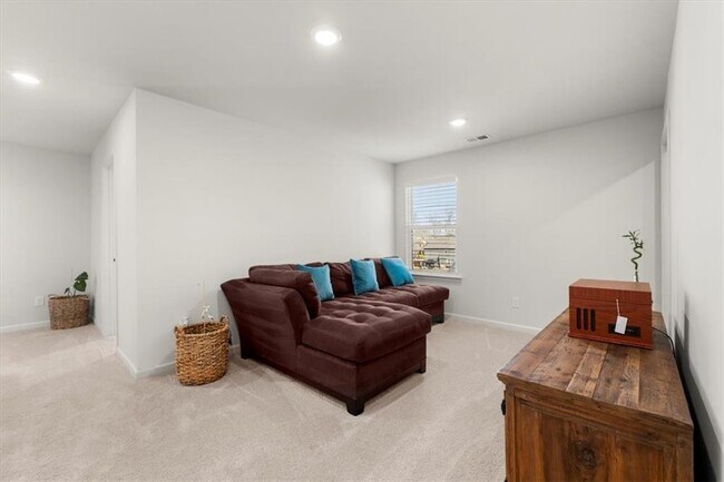 Building Photo - 29 Dew Drop Pointe