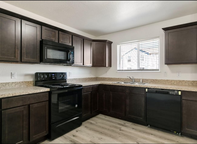 Building Photo - 21155 Gosling Rd