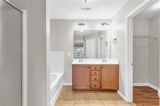 Building Photo - 1543 Creek Bend Ln NW