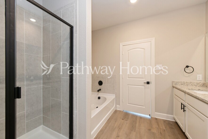 Building Photo - 601 Brookside Dr