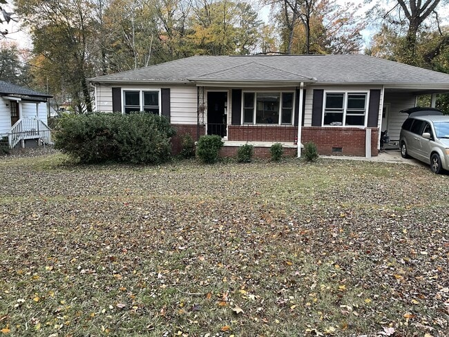 Primary Photo - 930 Dale Dr SW