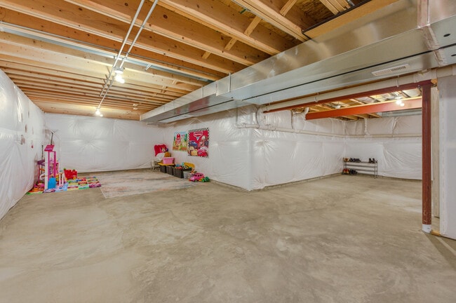 Building Photo - 8503 Rosehall Dr