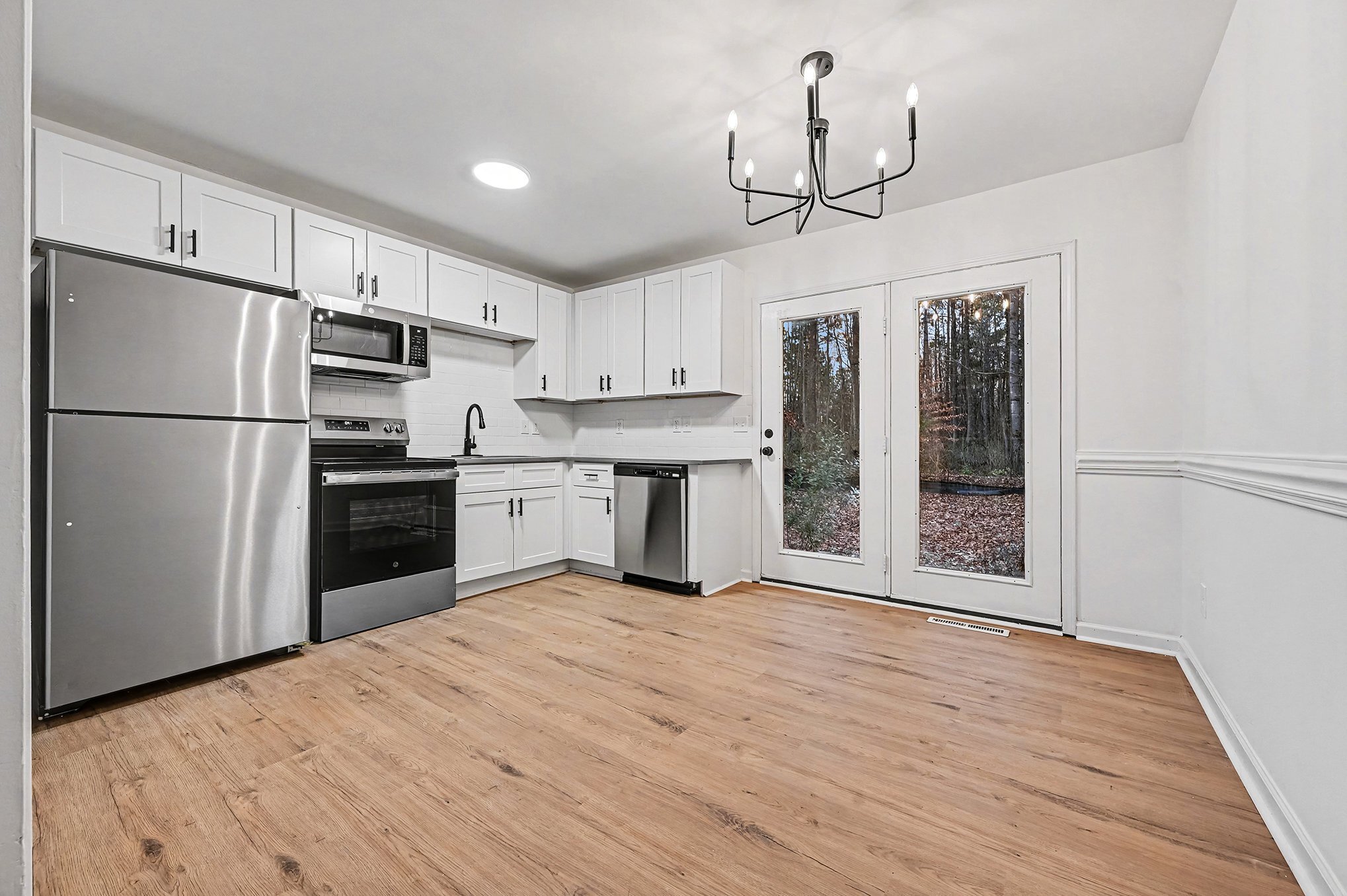 Building Photo - 5001 Lakecrest Dr