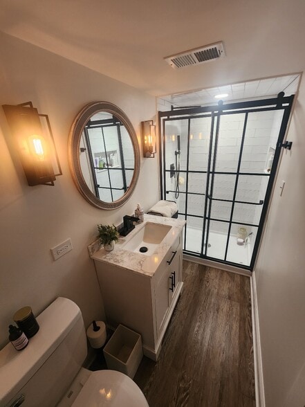 Building Photo - 519 S Williston St