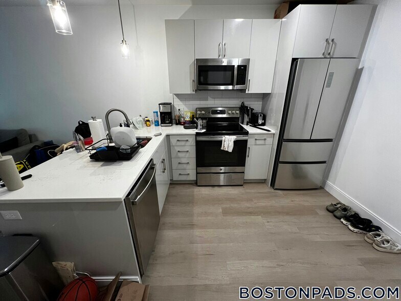 Building Photo - 1 Newcomb St