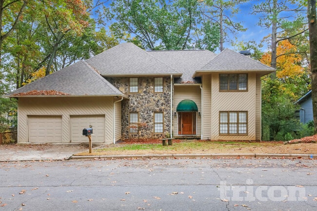 Building Photo - 200 Fairway Ridge Dr