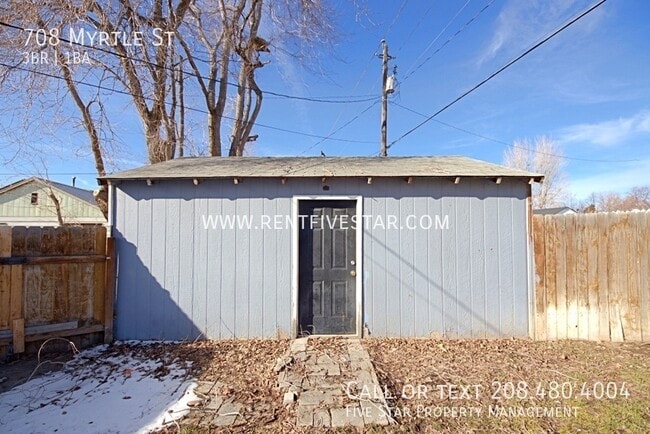 Building Photo - 708 Myrtle St