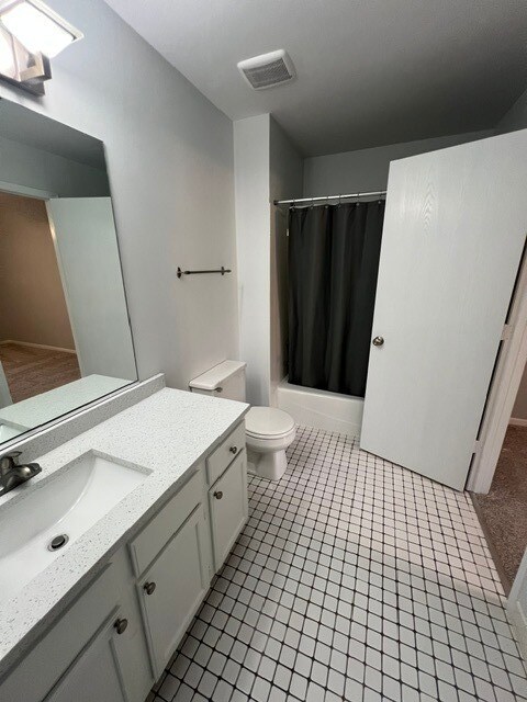 Building Photo - 801 Tamarac Blvd