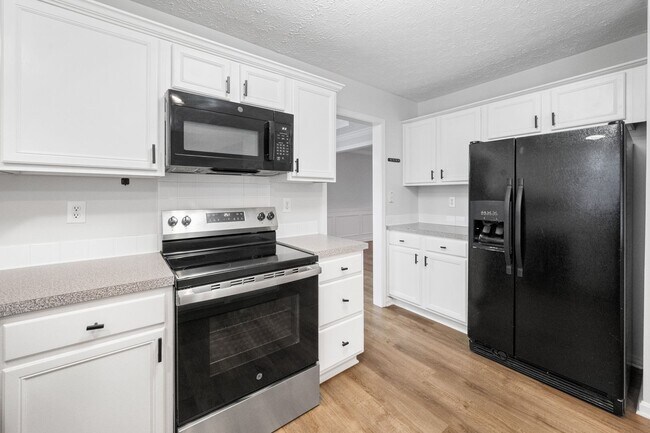Building Photo - Beautifully Renovated Home in Worthington Place