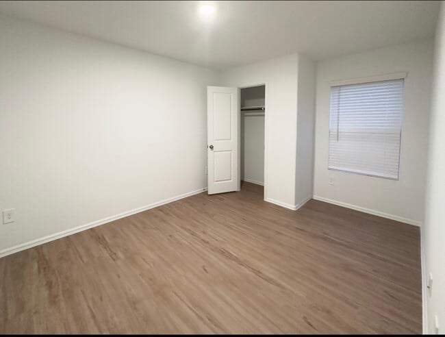 Building Photo - 2802 Via Augusta Dr