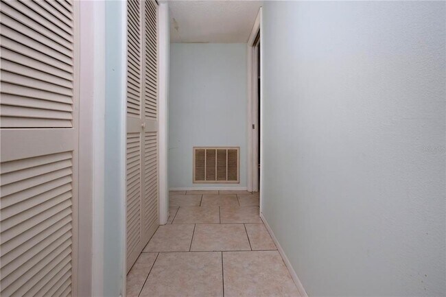 Building Photo - 2413 Aspinwall St