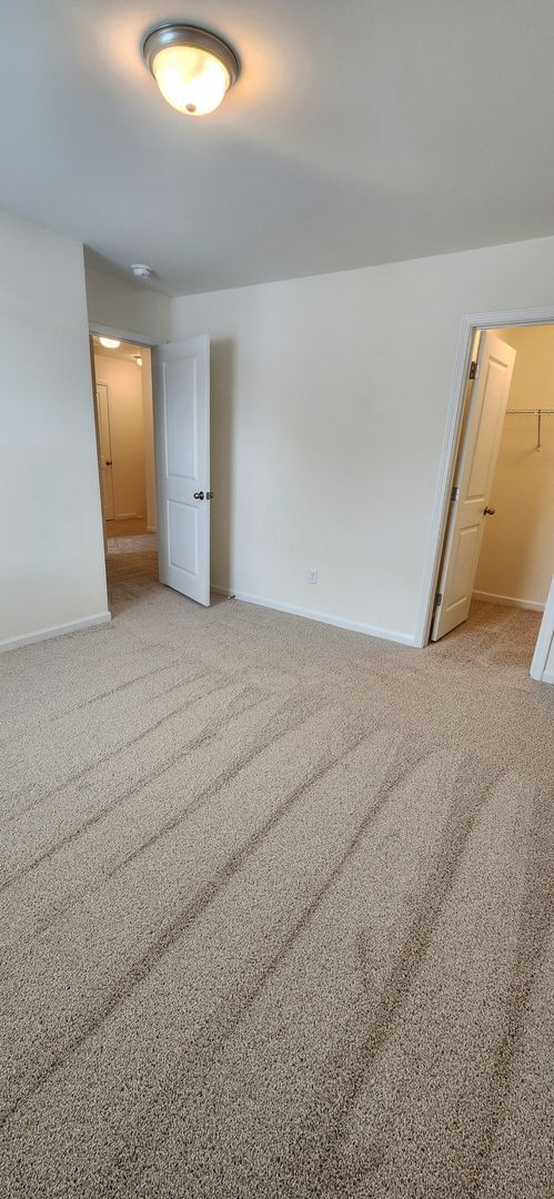 Building Photo - 3BR, 2.5 BA in Hazelwood Subdivision