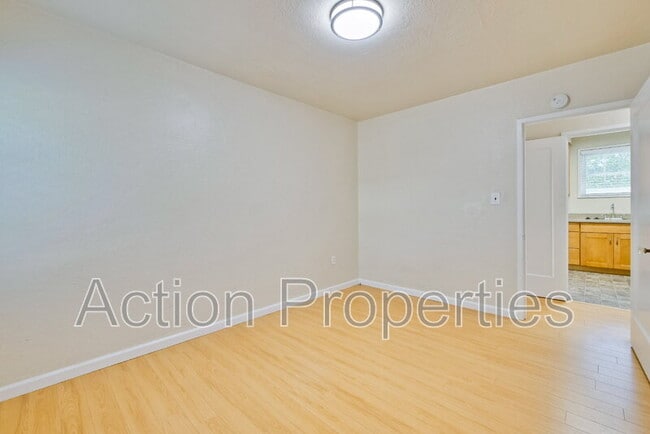 Building Photo - 171 N Frances St
