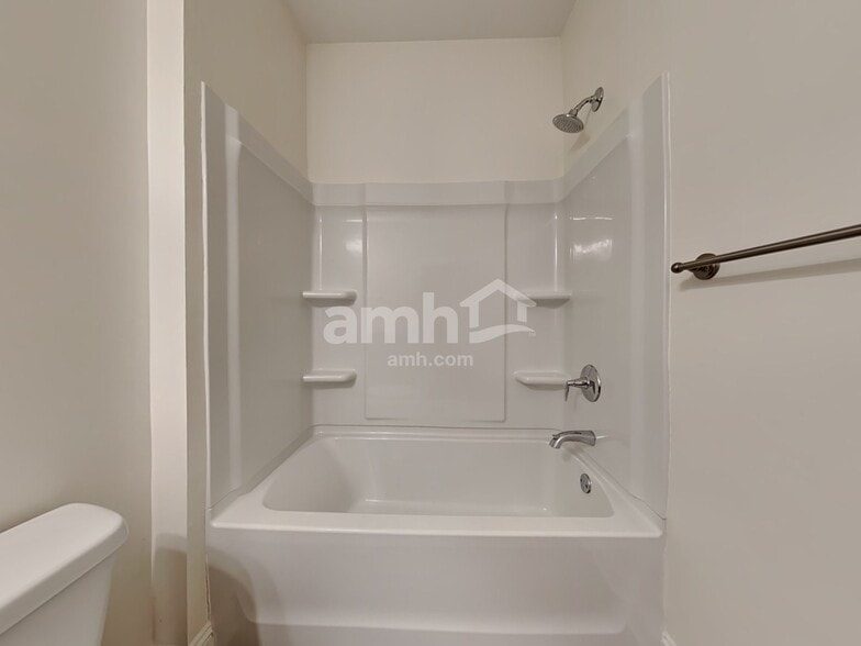 Building Photo - 103 Kirk Dr