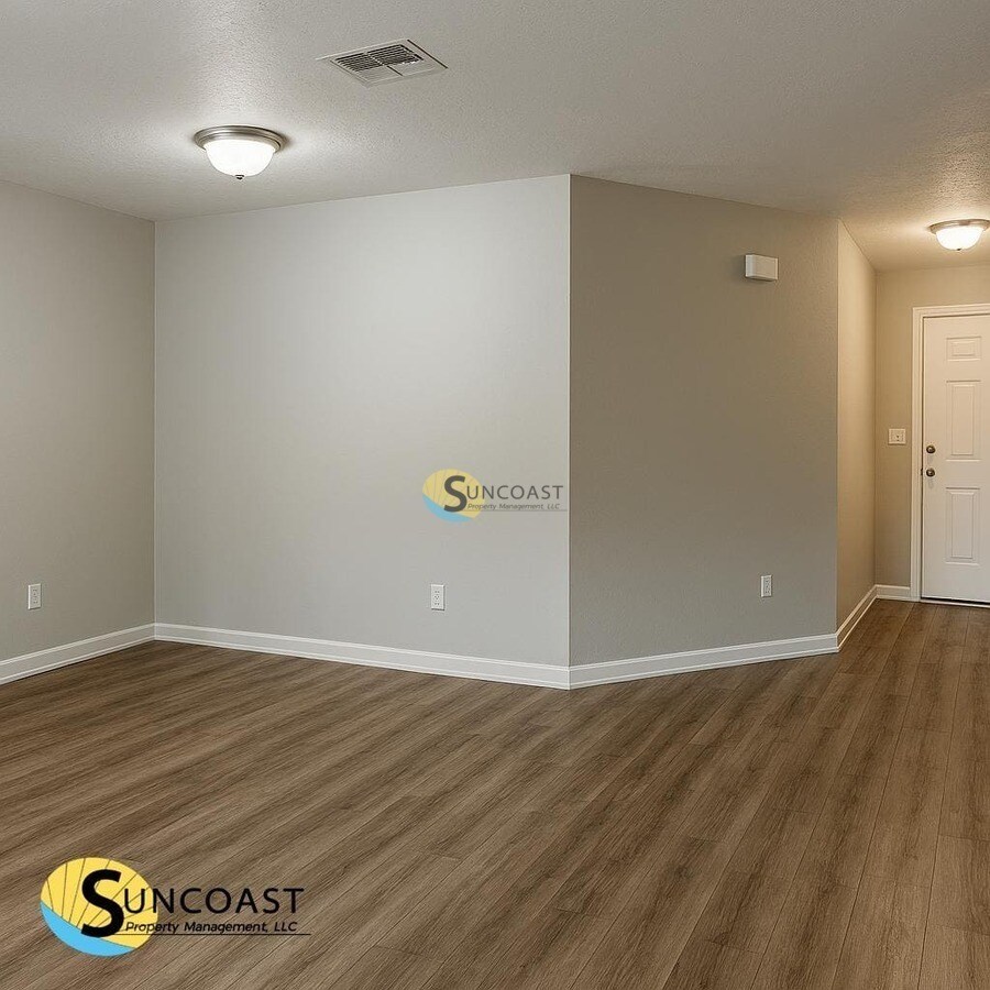 Building Photo - 8138 Ocala Ave