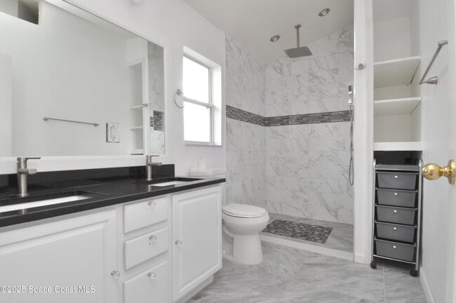 Building Photo - 911 Eldron Blvd SE