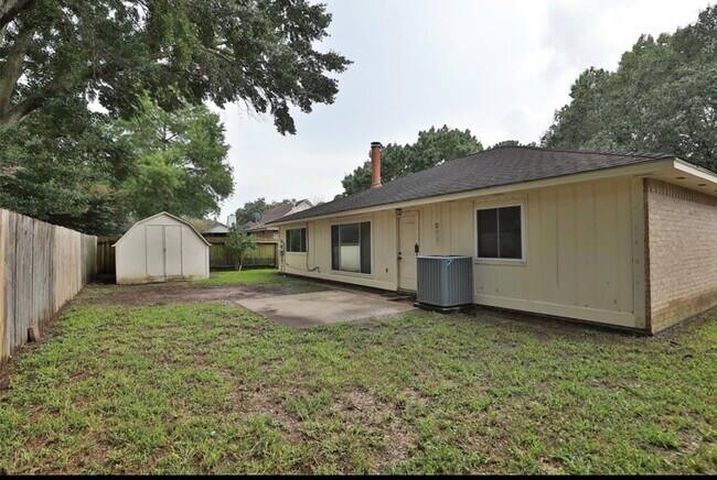 Building Photo - 3134 Sedgeborough Dr