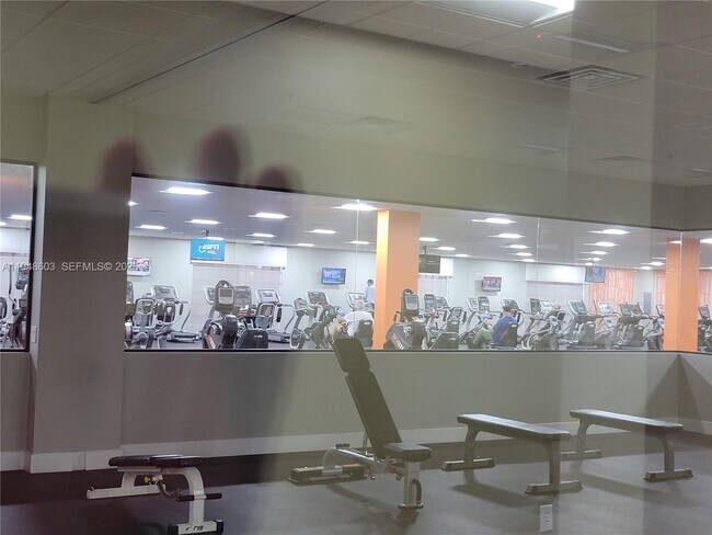 Building Photo - 196 Mansfield F