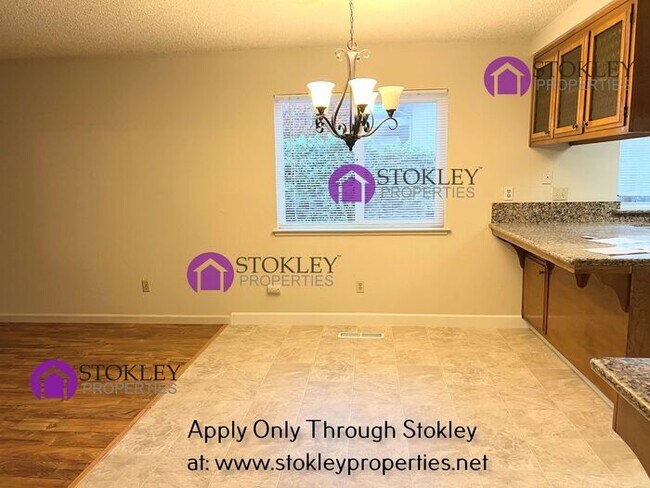 Building Photo - 580 Heather Pl