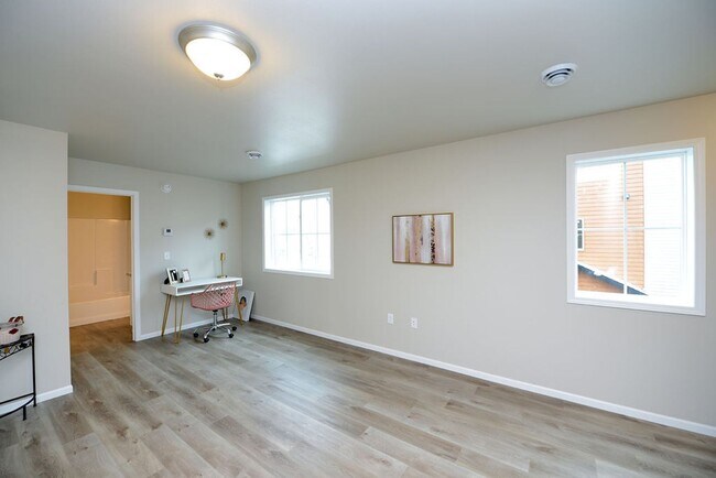 Building Photo - Modern 3-Bedroom Townhome with Attached Ga...