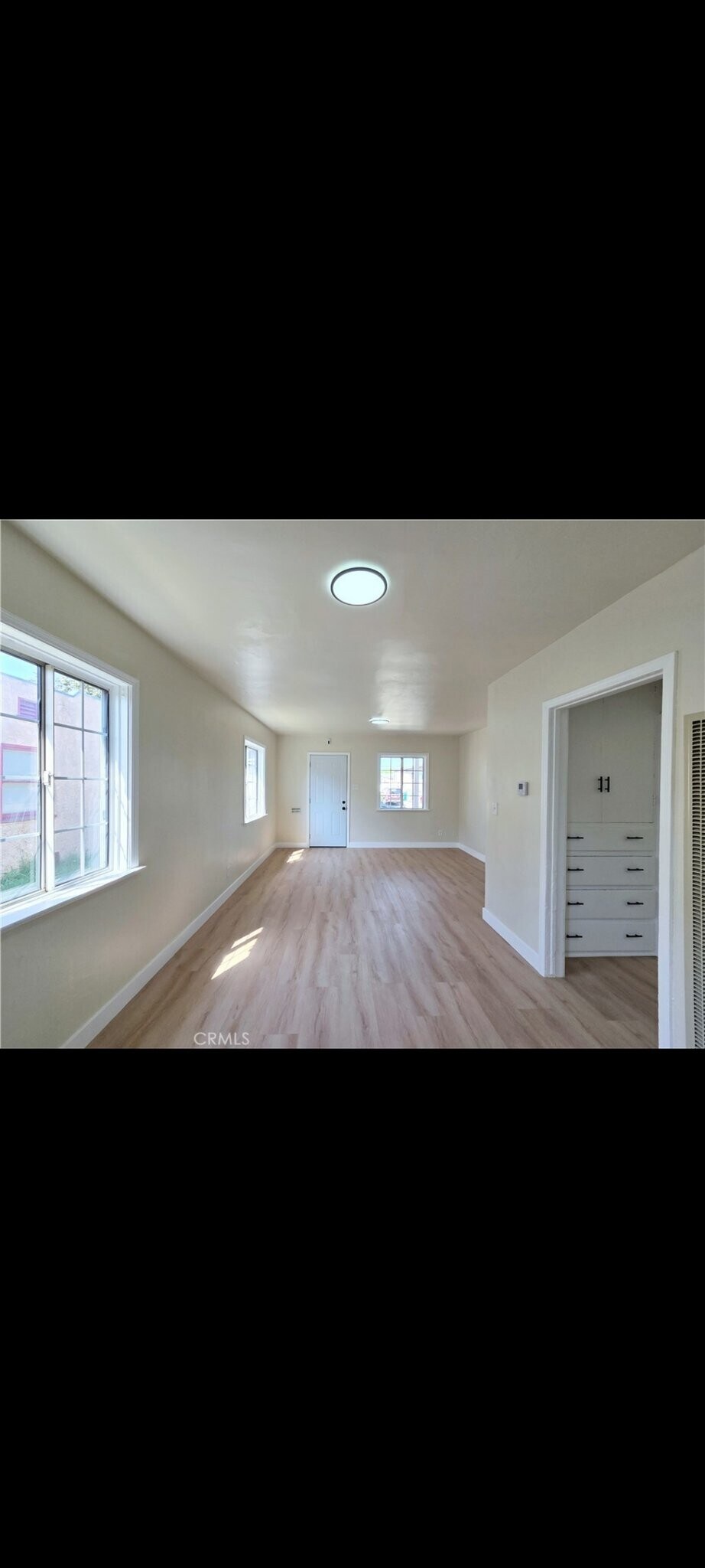 Building Photo - 5552 Lewis Ave