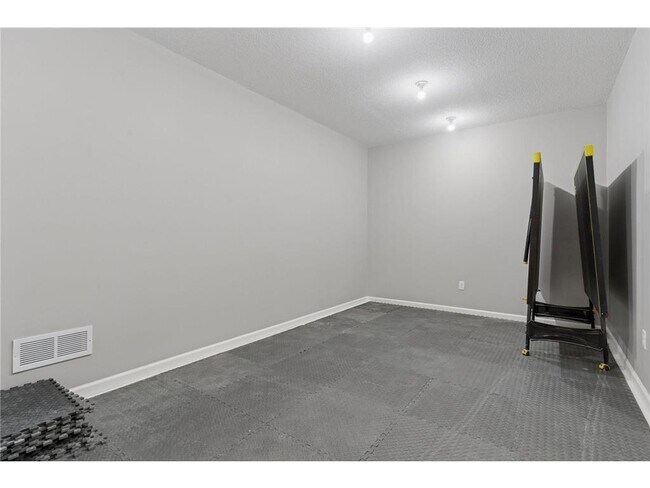 Building Photo - 441 Park Ave