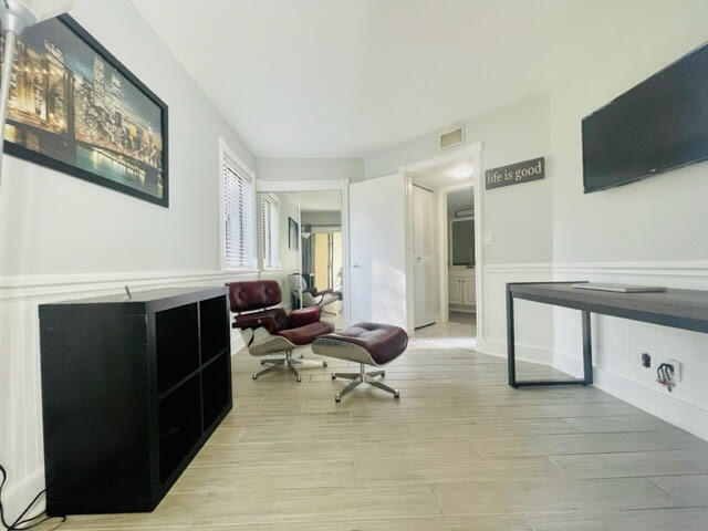 Building Photo - 5571 Courtyard Dr