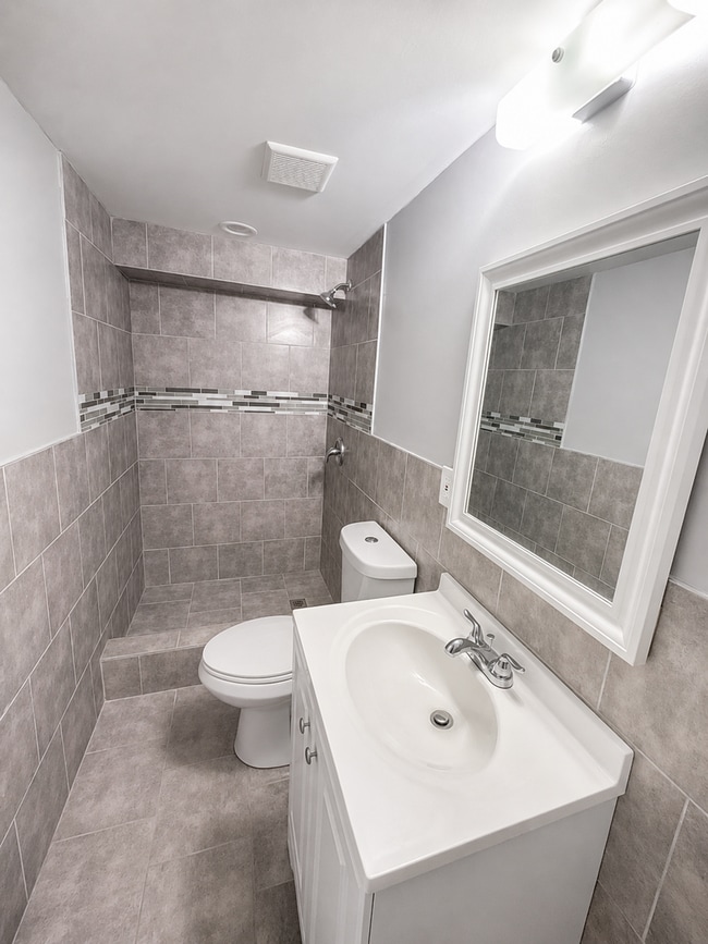 Building Photo - Beautifully Updated 3 Bedroom Home with Finished Basement