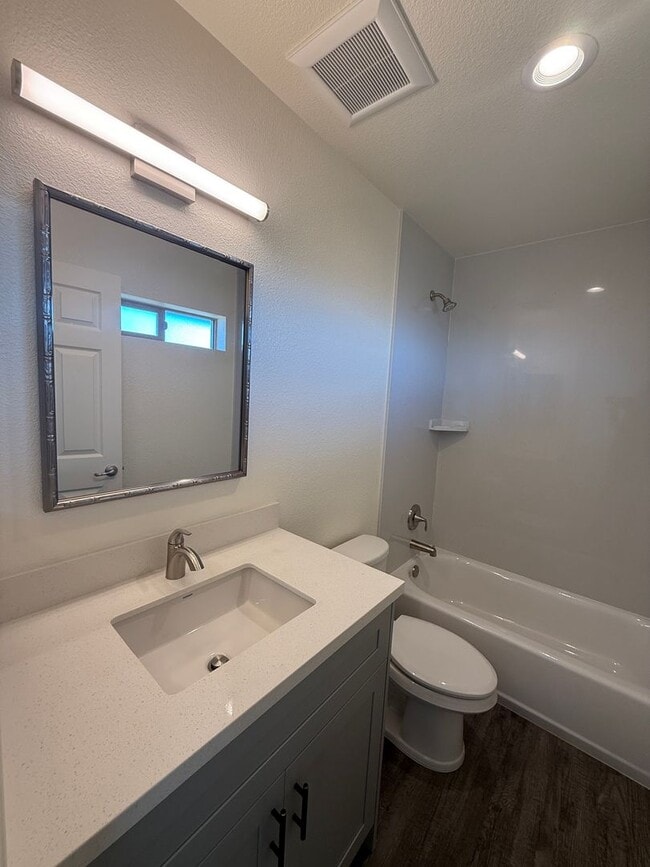 Building Photo - Free Month of Rent for Move in before Dec 1st - Brand New Upstairs 3 Bedroom Apartment