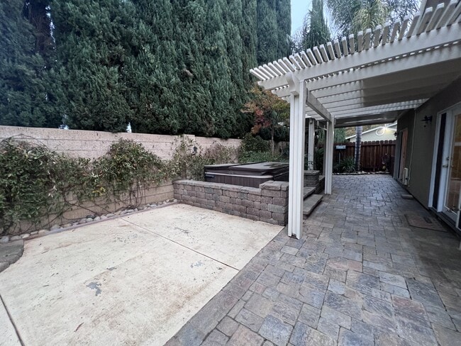 Building Photo - 457 Morales Ct